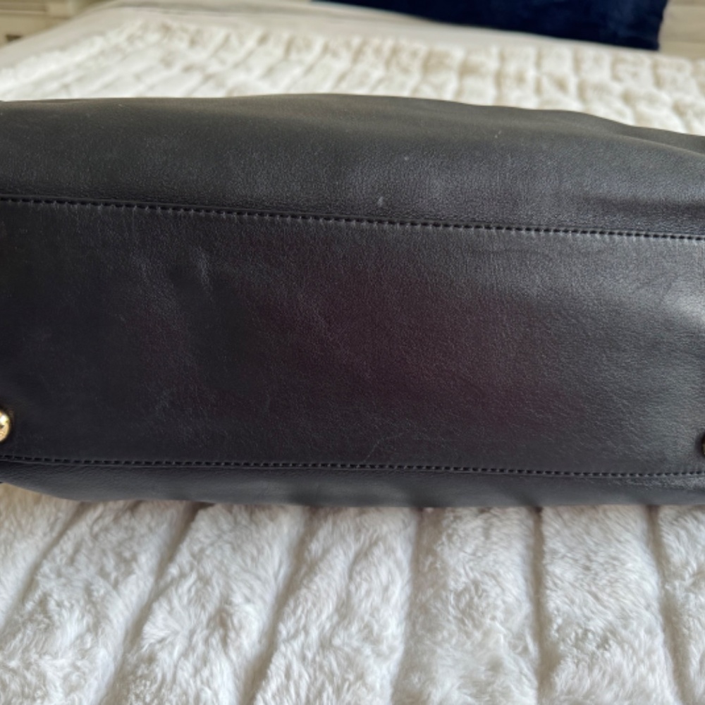 Handbag - Picture 2 of 3